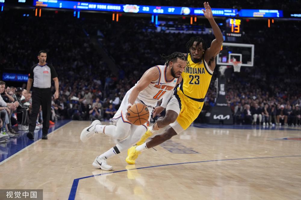 一个现实 一个现实